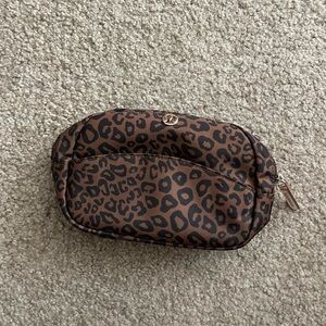 lululemon City Essentials Pouch *Mini 2L